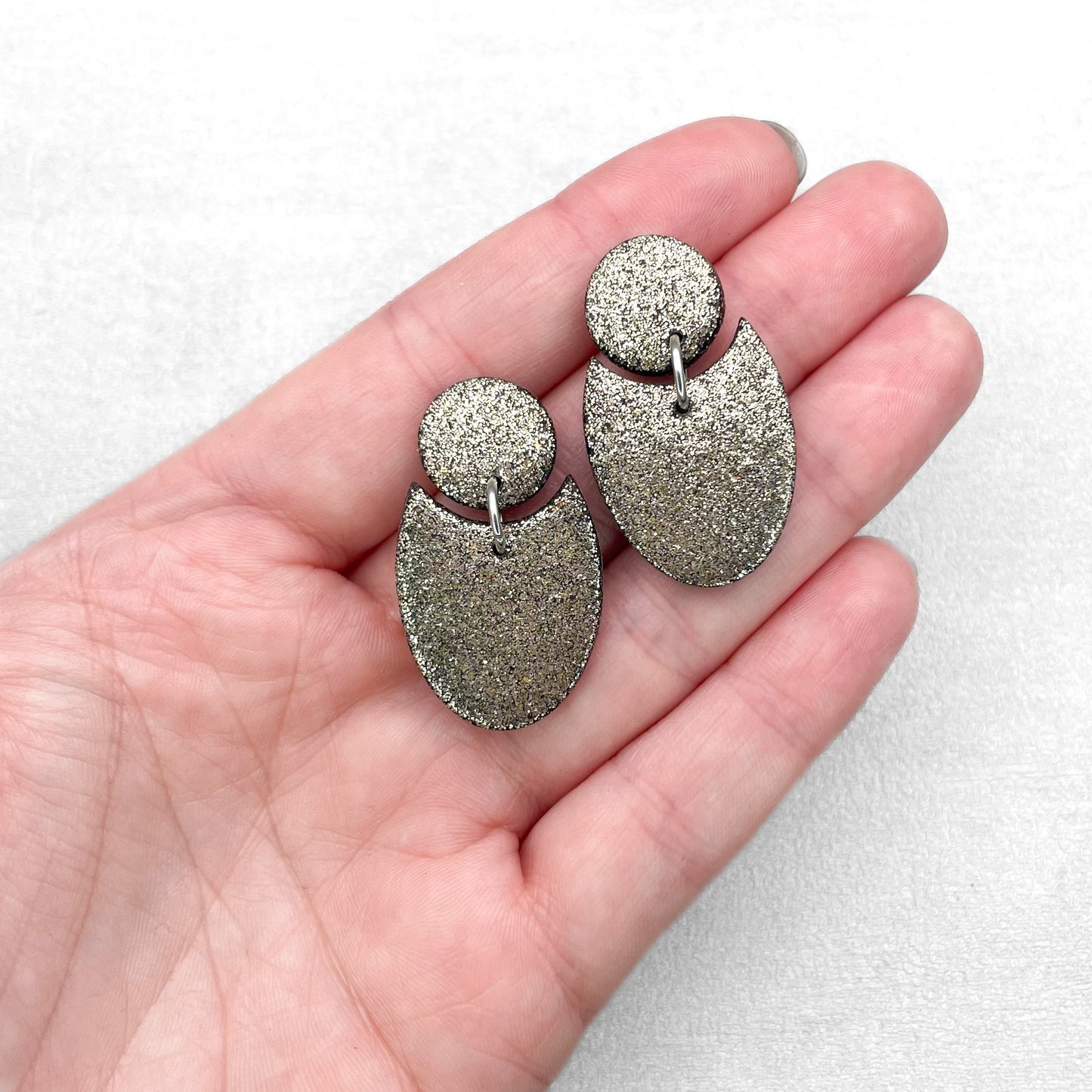 Handmade Black Geometric Earrings with Gold Glitter – Chic and Elegant Jewellery