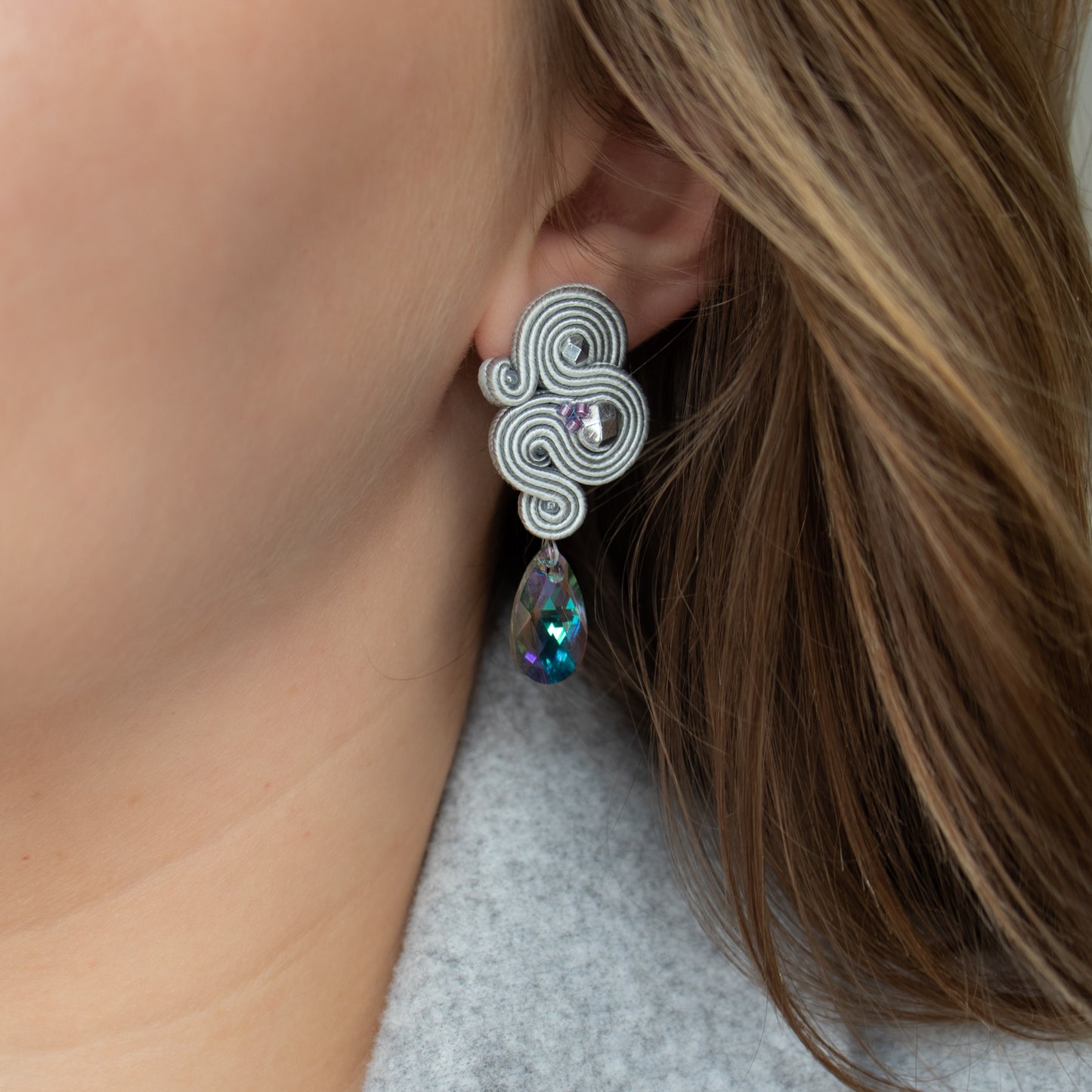 Handmade Light Grey Soutache Earrings with Preciosa Crystals – Sophisticated and Classic Jewellery