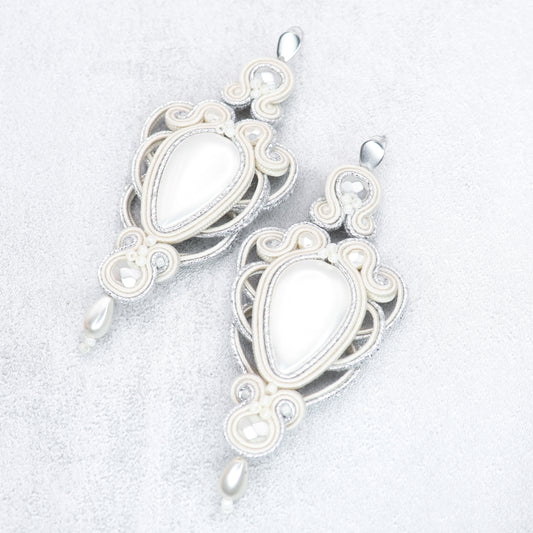Bridal earrings. Handmade soutache earrings. Unique and lightweight ivory earrings.
