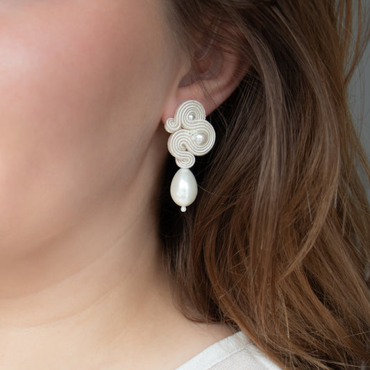 Bridal ivory earrings. Handmade soutache earrings. Unique and lightweight earrings.