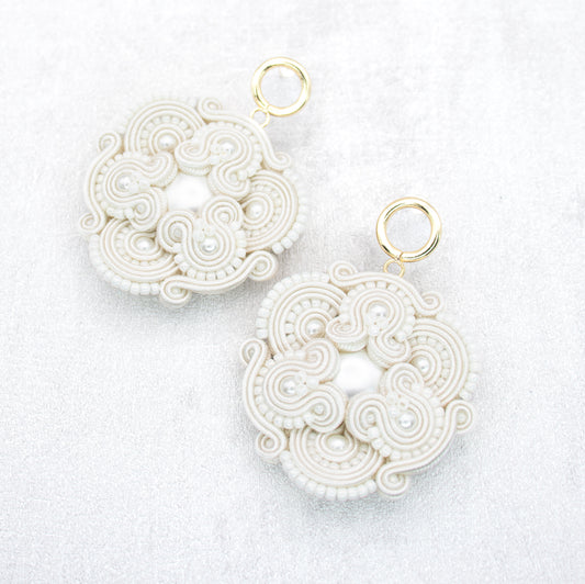 Ivory soutache earrings. Handmade bridal earrings. Unique and romantic earrings.