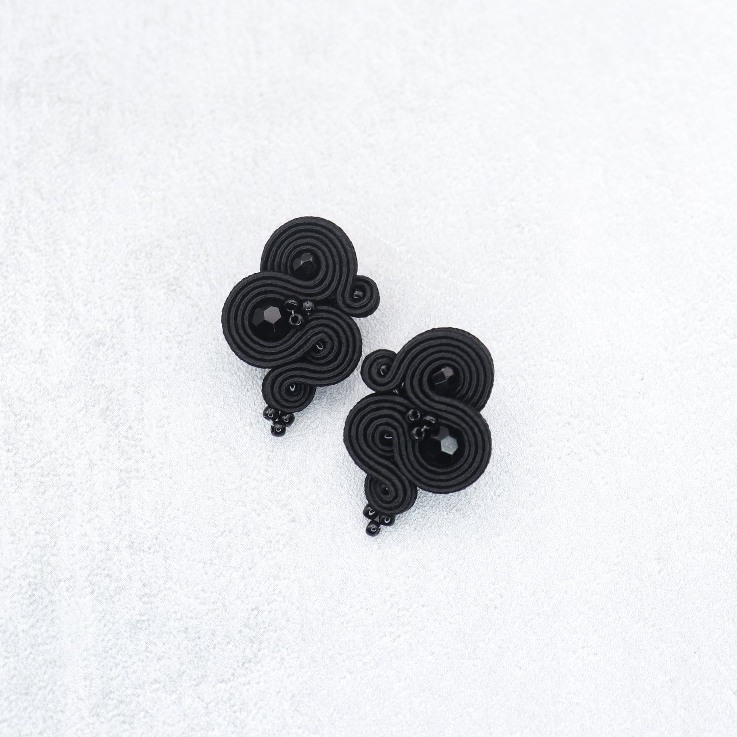 Black soutache earrings. Handmade earrings. Delicate and lightweight earrings.