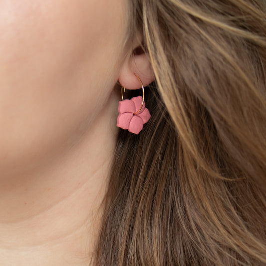 Handmade Peach Hibiscus Earrings – Flower Polymer Clay Jewellery