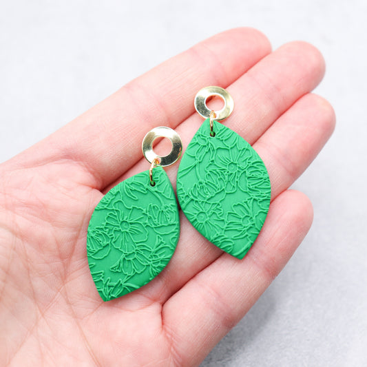 Green oval earrings. Handmade polymer clay earrings.